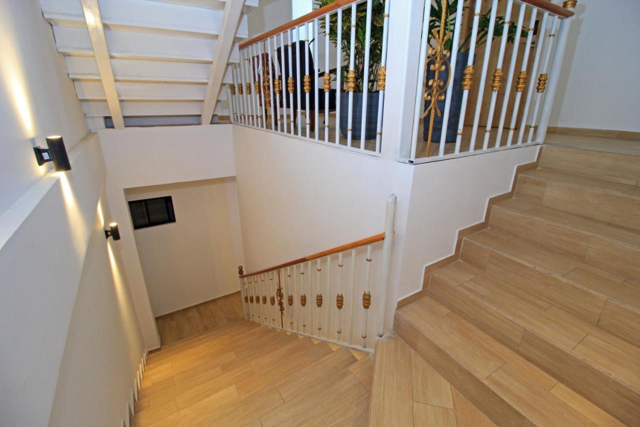 Apart Hotel Casa Blanca Куенка Екстериор снимка